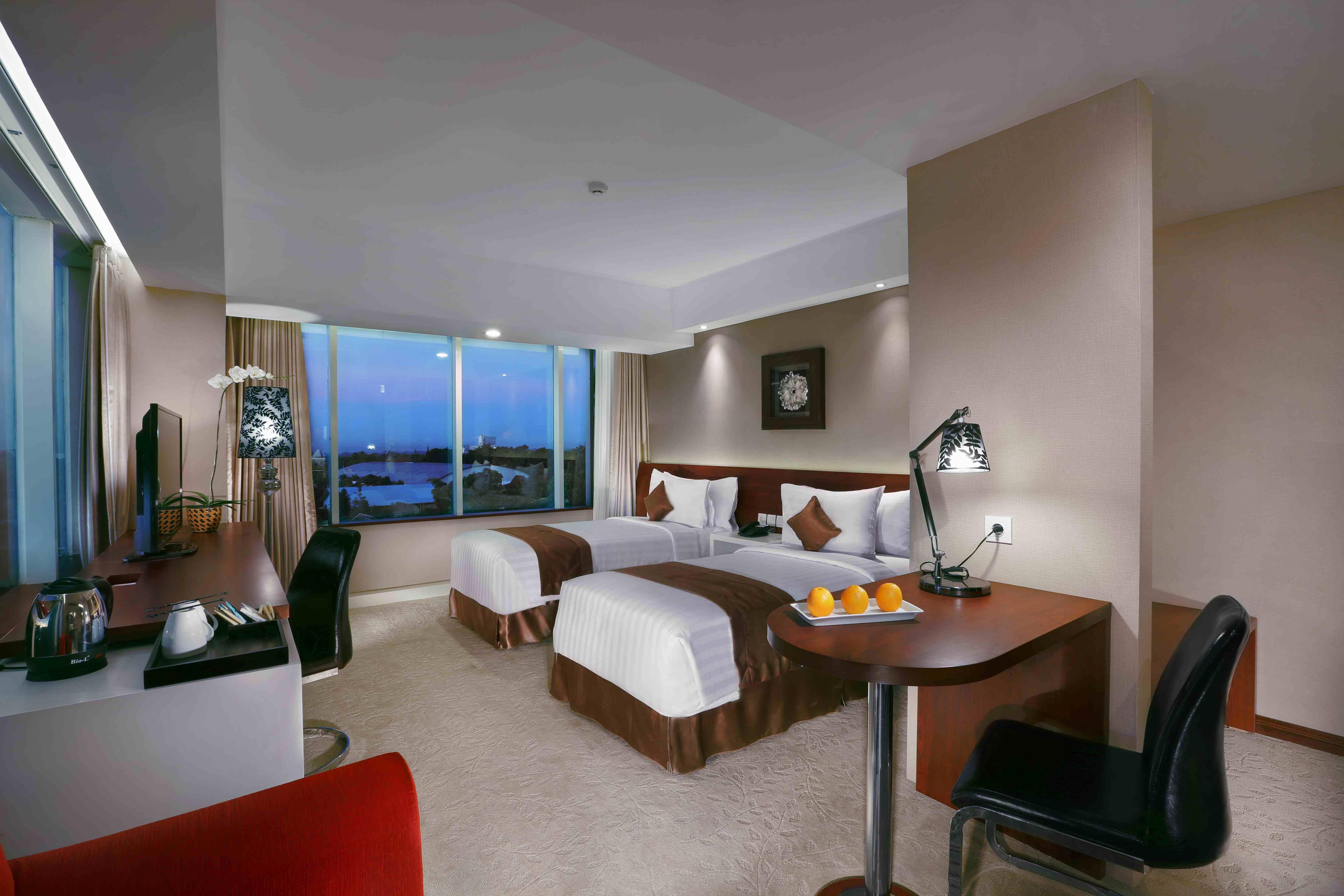 The Alana Yogyakarta Hotel And Convention Center Sleman  Exterior photo