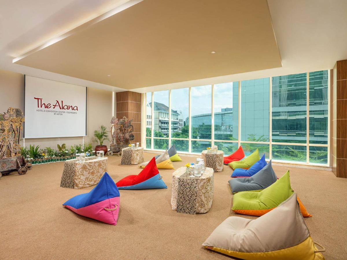 The Alana Yogyakarta Hotel And Convention Center Sleman  Exterior photo