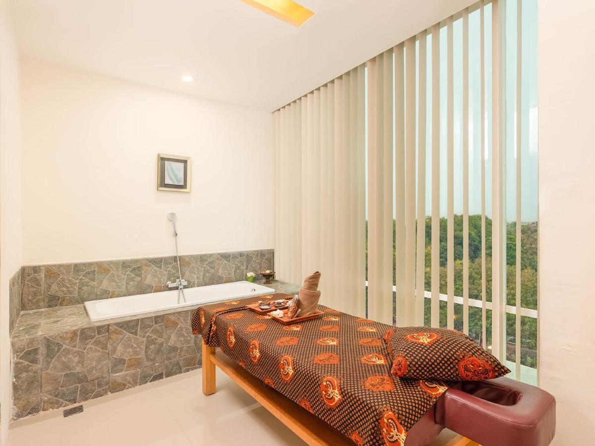 The Alana Yogyakarta Hotel And Convention Center Sleman  Exterior photo