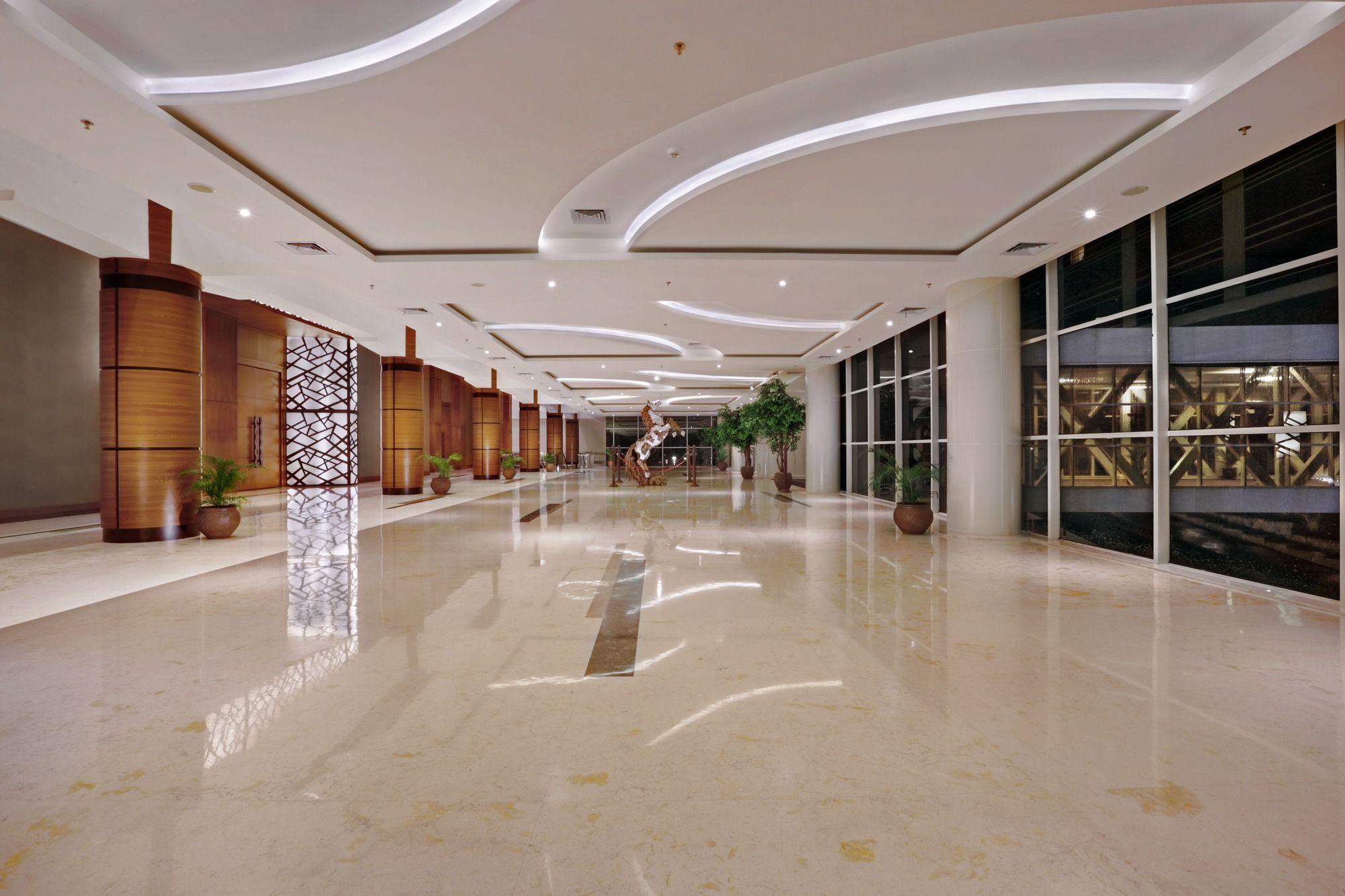 The Alana Yogyakarta Hotel And Convention Center Sleman  Exterior photo