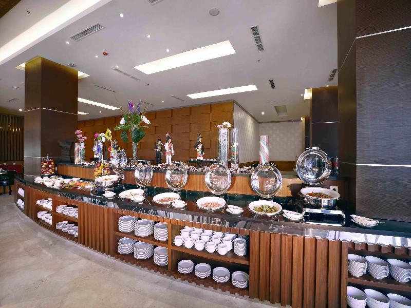 The Alana Yogyakarta Hotel And Convention Center Sleman  Exterior photo